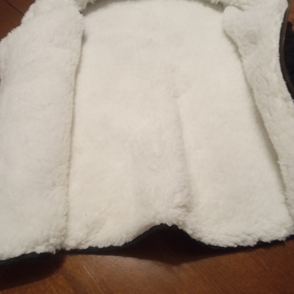 NEW Sherpa Lined Zipper Vest - Picture 4 of 5